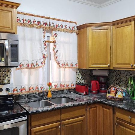 Central Upscale New Kingston Apt With Pool Extérieur photo