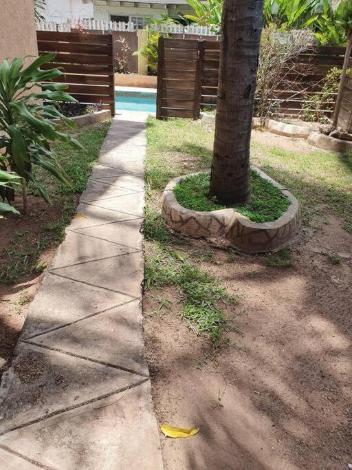 Central Upscale New Kingston Apt With Pool Extérieur photo