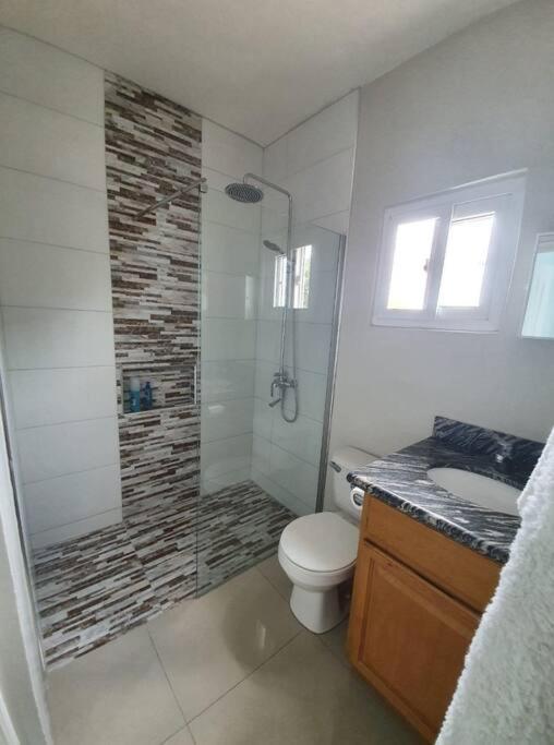 Central Upscale New Kingston Apt With Pool Extérieur photo
