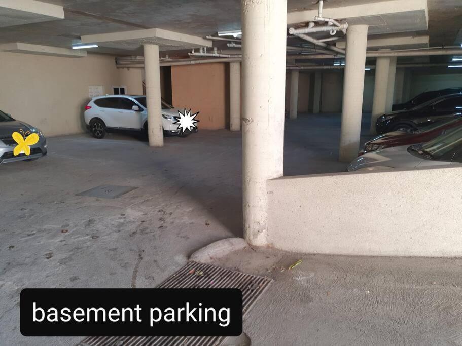 Central Upscale New Kingston Apt With Pool Extérieur photo