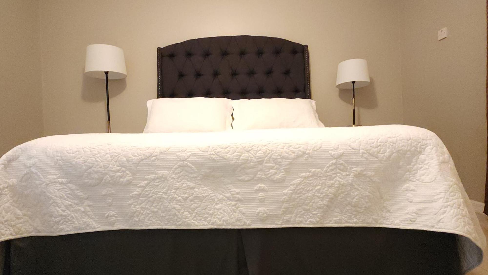 Central Upscale New Kingston Apt With Pool Extérieur photo